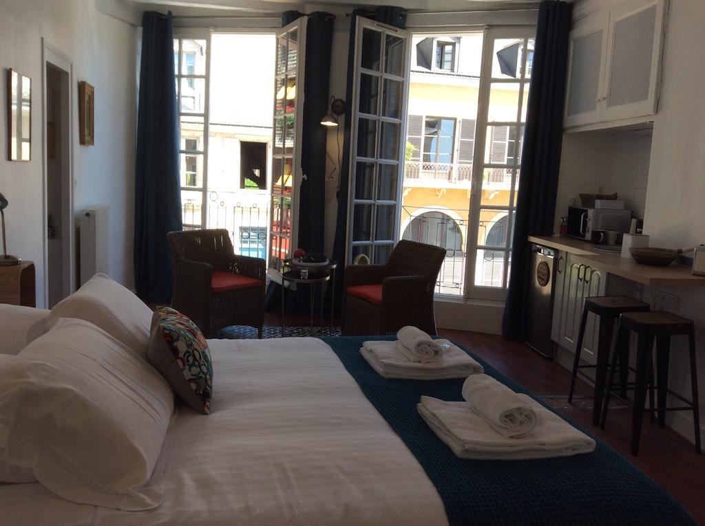 Berceau Henri II Appartement Le Mans Buitenkant foto
